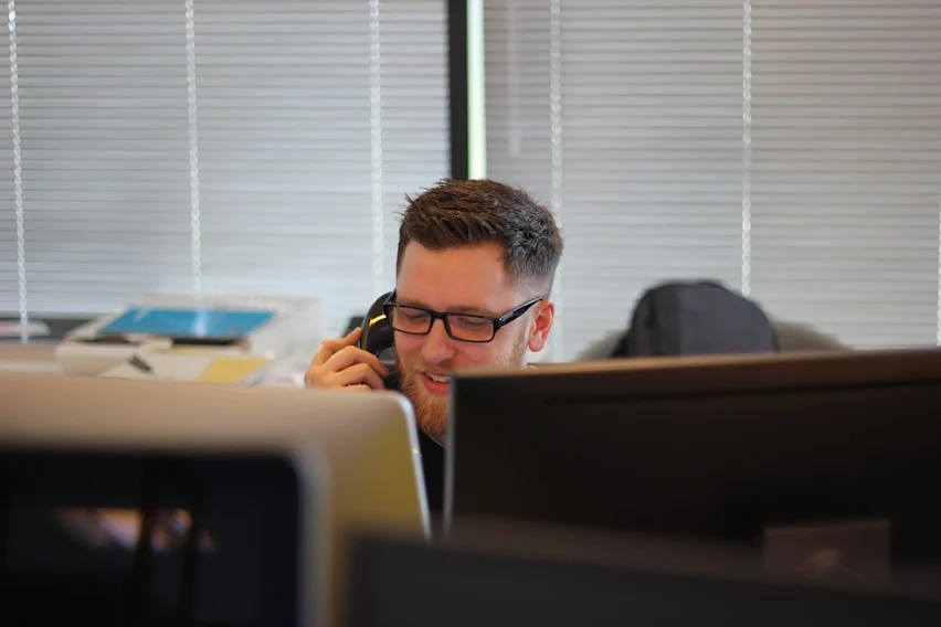 Custom Service Hardware customer service representative